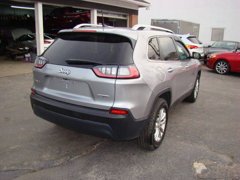 2019 Jeep Cherokee Latitude photo 3