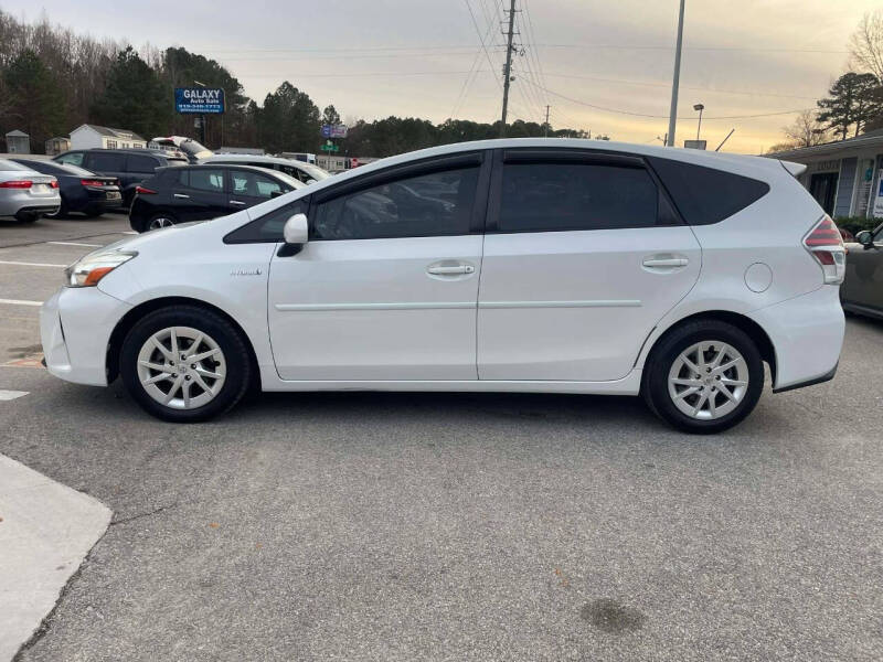 2015 Toyota Prius v Three