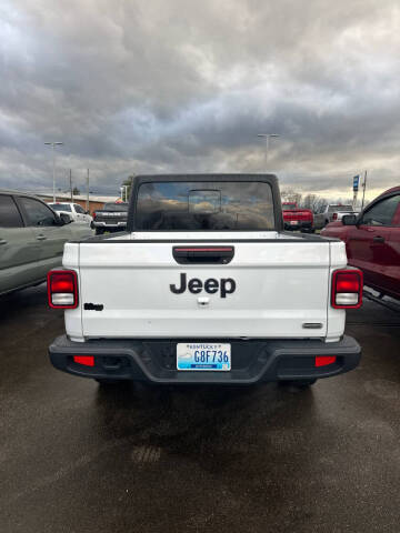 2023 Jeep Gladiator Overland