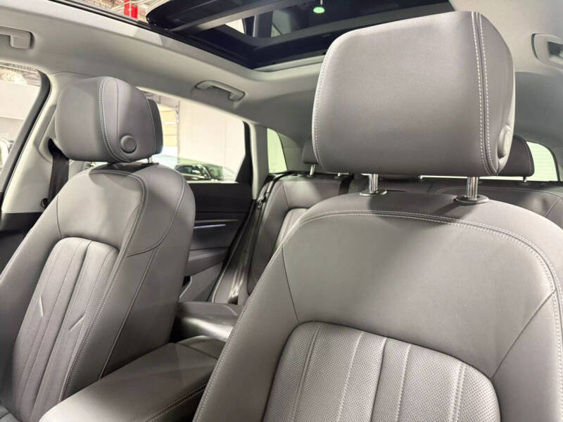 2019 Audi e-tron quattro Premium Plus