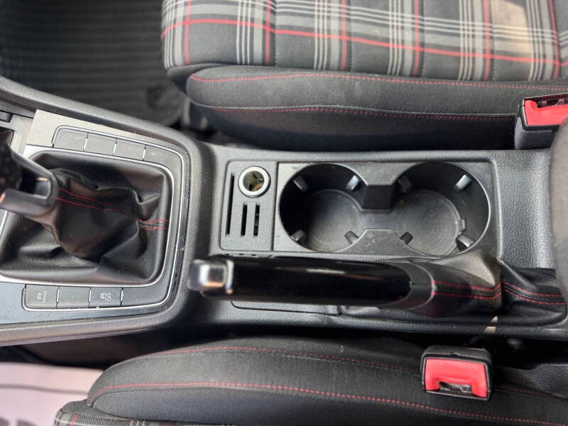 2017 Volkswagen Golf GTI S