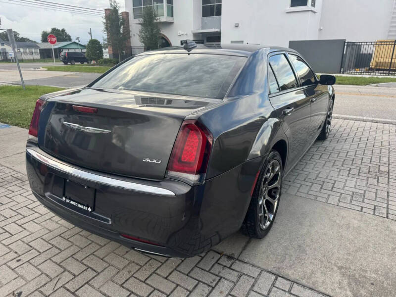 2018 Chrysler 300