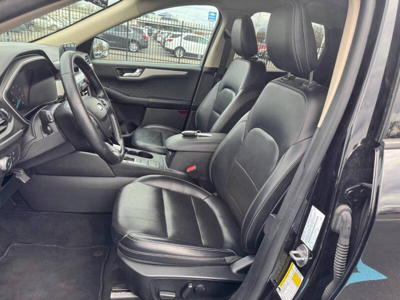 2020 Ford Escape SEL