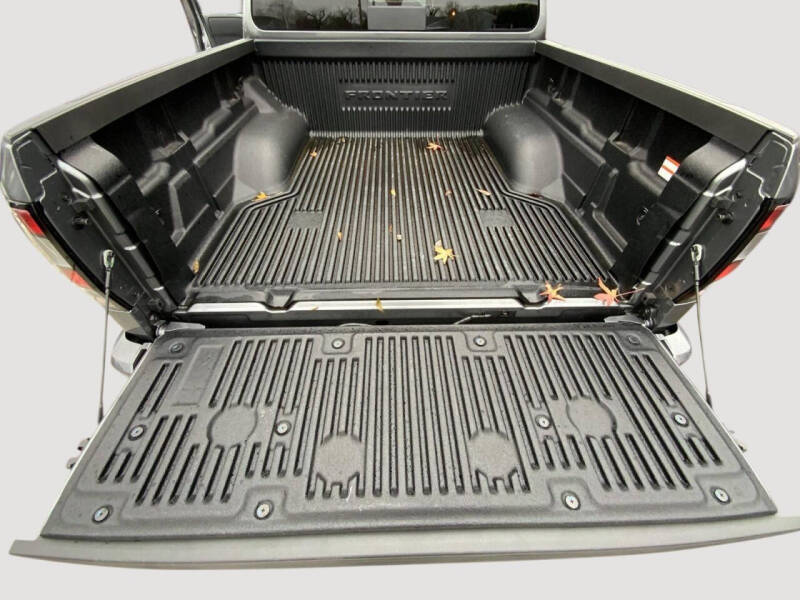 2025 Nissan Frontier SV