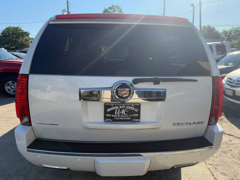 2013 Cadillac Escalade ESV Platinum Edition