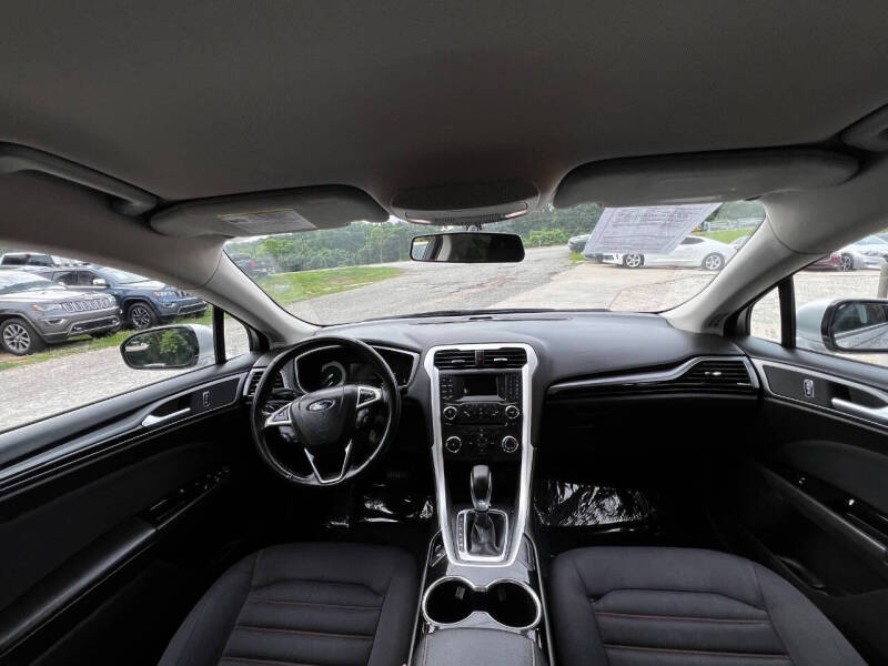 2016 Ford Fusion SE