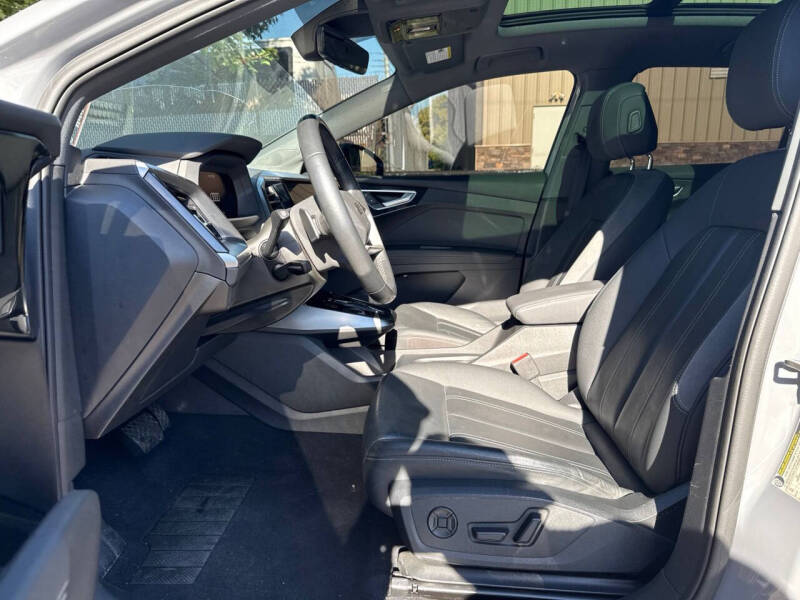 2024 Audi Q4 e-tron quattro Premium Plus 50