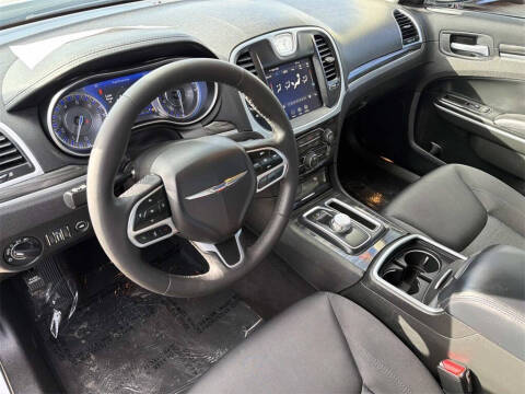 2022 Chrysler 300 Touring