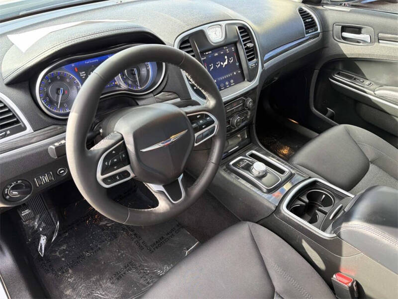 2022 Chrysler 300 Touring