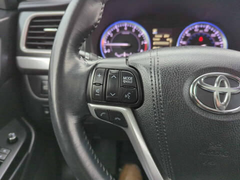 2018 Toyota Highlander SE