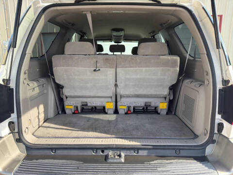 2004 Toyota Sequoia SR5
