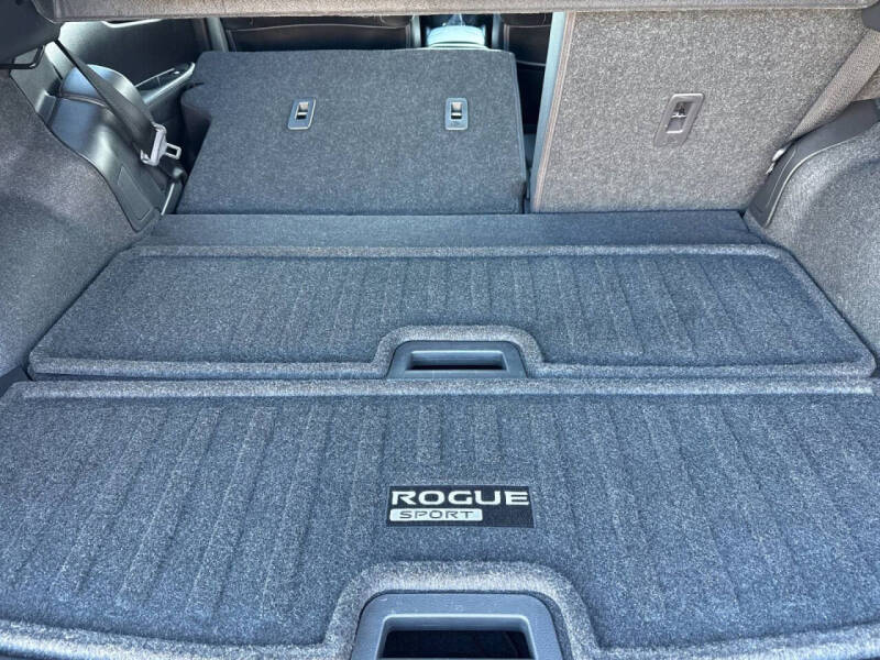 2022 Nissan Rogue Sport SL