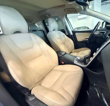 2016 Volvo XC60 T6 Drive-E