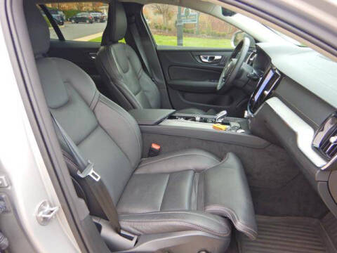 2025 Volvo V60 Cross Country B5 Ultra