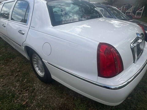 2000 Lincoln Town Car Executive