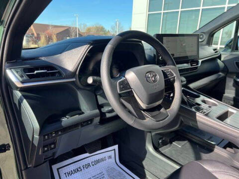 2025 Toyota Sienna Woodland Edition