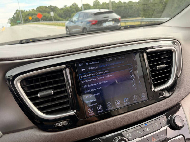 2017 Chrysler Pacifica Touring-L Plus