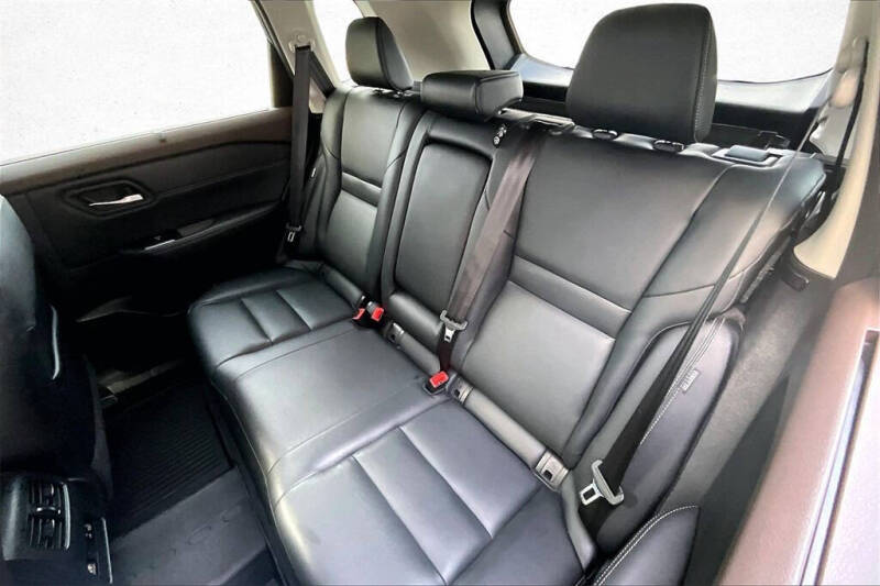 2022 Nissan Rogue SL