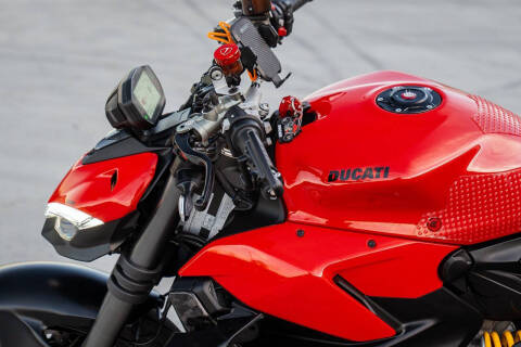 2023 Ducati Streetfighter V2