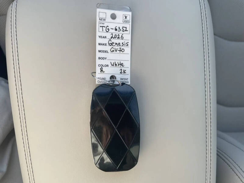 2026 Genesis GV70 2.5T Select