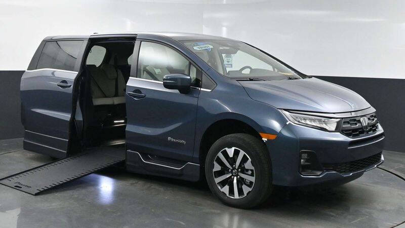 2025 Honda Odyssey EX-L's photo
