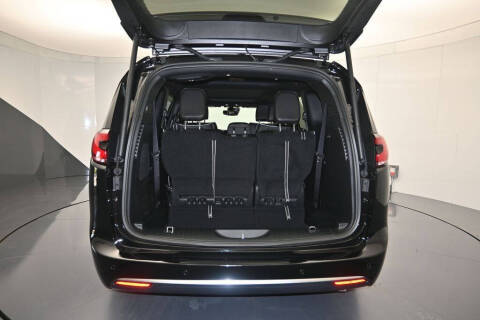 2027 Chrysler Pacifica Limited