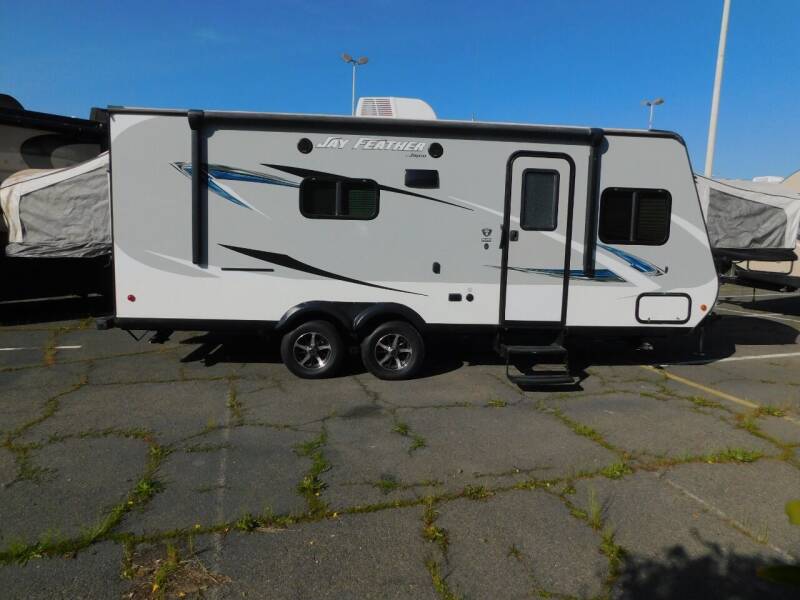 2017 Jayco JAY FEATHER X23D for sale at Gold Country RV in Auburn CA