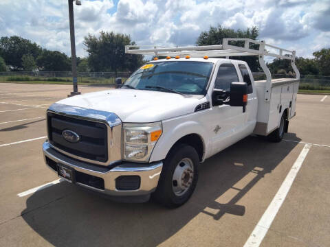 2015 Ford F-350 Super Duty for sale at LA PULGA DE AUTOS in Dallas TX