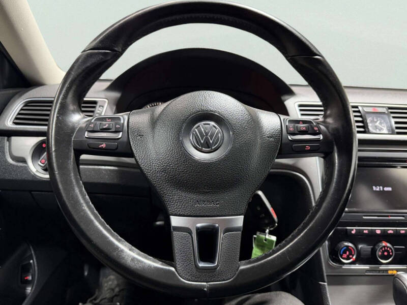 2015 Volkswagen Passat 1.8T SE