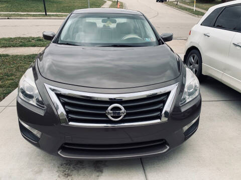 2013 Nissan Altima for sale at Via Roma Auto Sales in Columbus OH