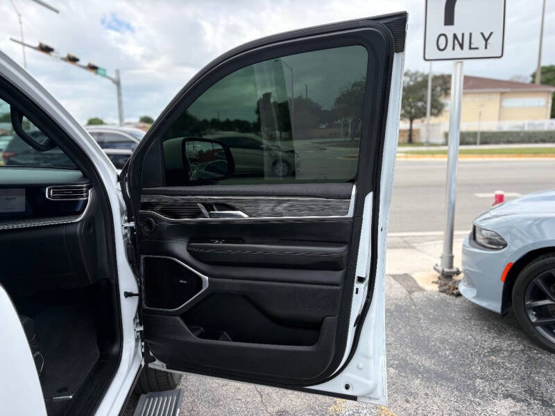 2022 Jeep Wagoneer Series III