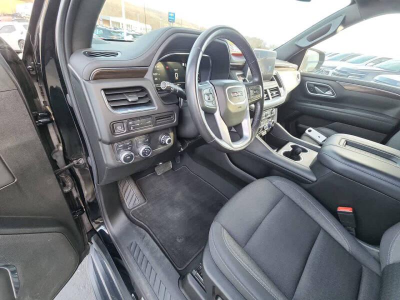 2022 GMC Yukon XL SLE