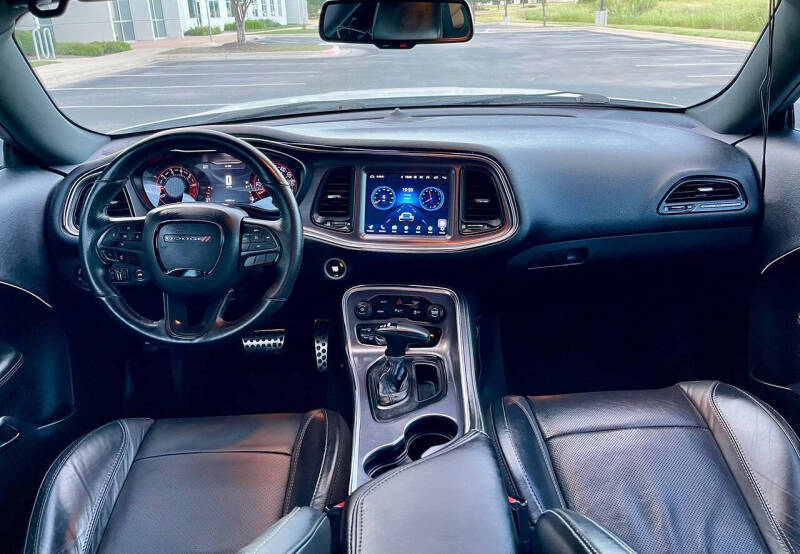 2018 Dodge Challenger SXT Plus