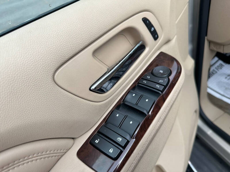 2012 Cadillac Escalade Luxury