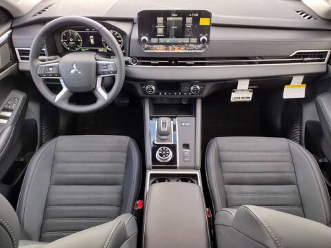 2025 Mitsubishi Outlander PHEV SE