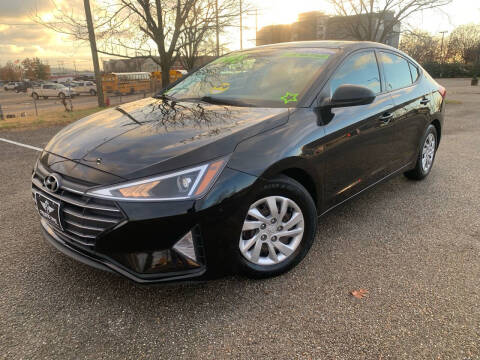 2019 Hyundai Elantra for sale at Craven Cars in Louisville KY