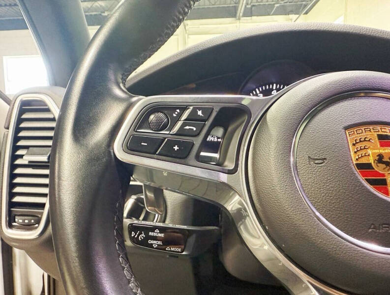 2022 Porsche Cayenne Platinum Edition