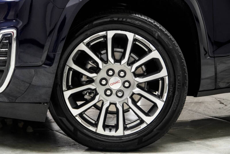 2022 GMC Acadia Denali