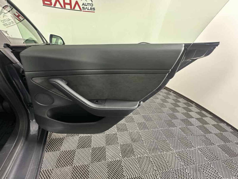 2023 Tesla Model 3 Performance