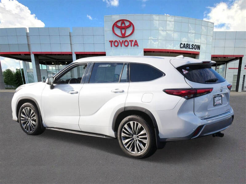2022 Toyota Highlander Platinum