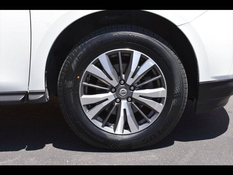 2017 Nissan Pathfinder SL