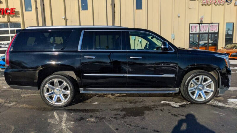 2017 Cadillac Escalade ESV Luxury