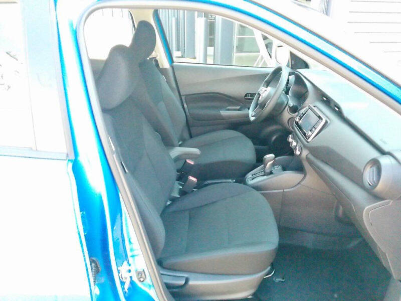 2025 Nissan Kicks Play S