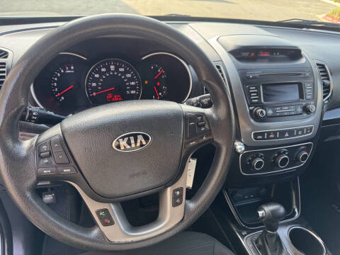 2015 Kia Sorento LX