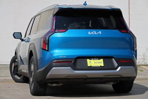 2025 Kia EV9 Wind