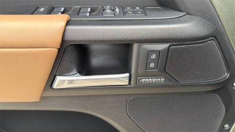 2025 Land Rover Defender 110 P400 X