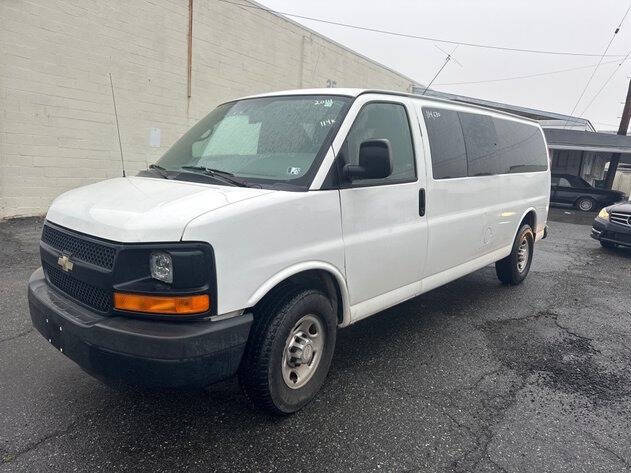 2014 Chevrolet Express Passenger LS's photo