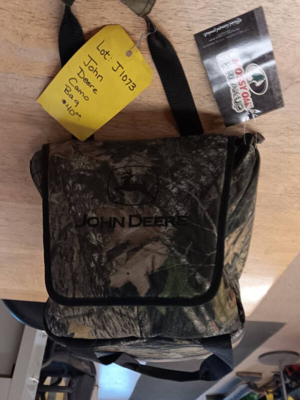 Mossy Oak John Deere Camo Bag