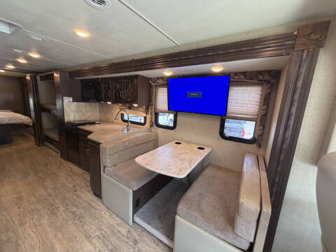 2017 Thor Motor Coach Hurricane
