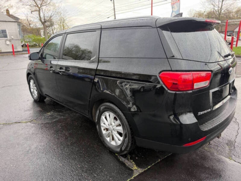 2017 Kia Sedona LX